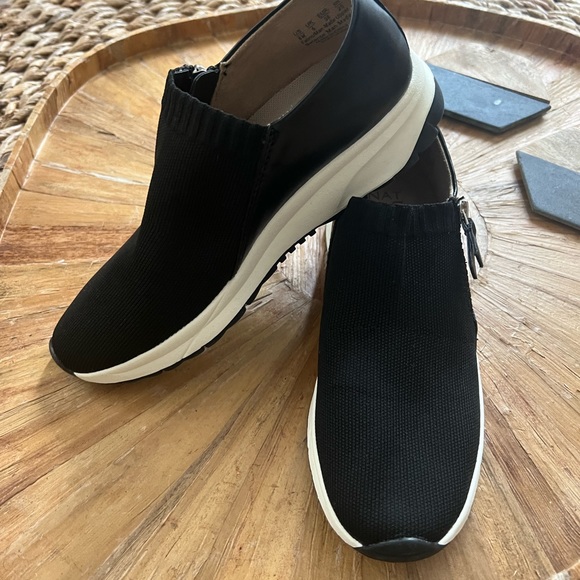 Naturalizer - Picture 3 of 4